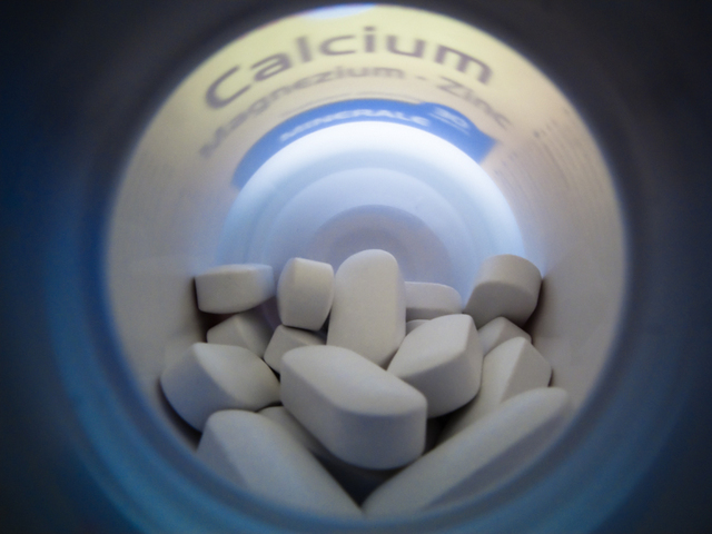 calcium supplement pills 1319091 640x480